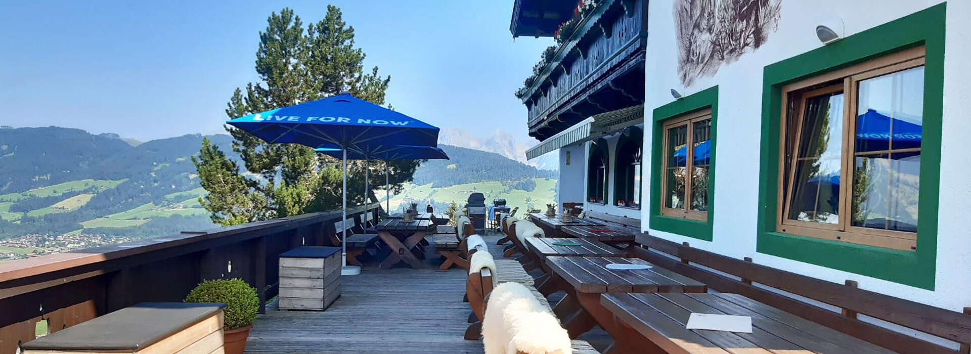 Bergschenke Krin sonnige Terrasse Kirchberg Tirol